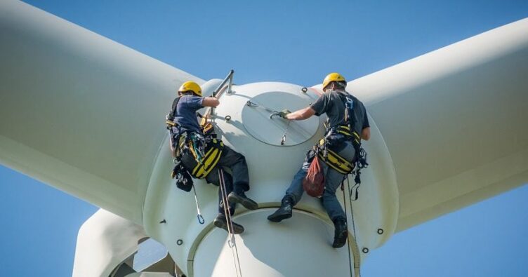 The turbulent business of wind turbine maintenance